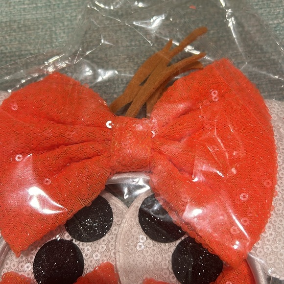 NEW! Minnie Olaf Ears and Hair Accessory Bundle - Picture 5 of 5